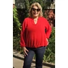 Kép 2/6 - Álló galléros, alul gumis, hosszú ujjas blúz - PIROS - 44-50-es méret