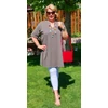 Kép 2/10 - Huncut nyakú tunika - KHAKI - 48-54 méret