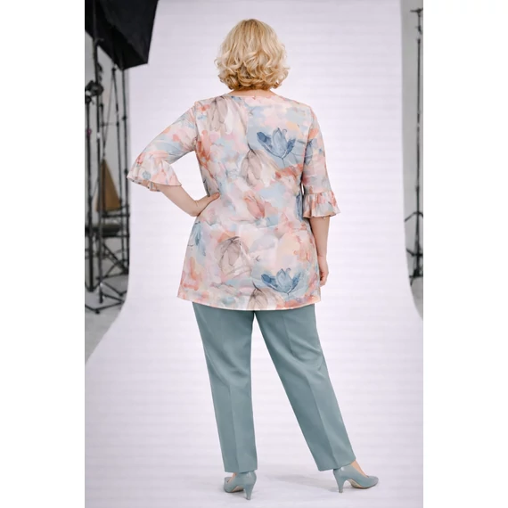 V-nyakú, fordos ujjú pasztell festett virágos muszlin blúz