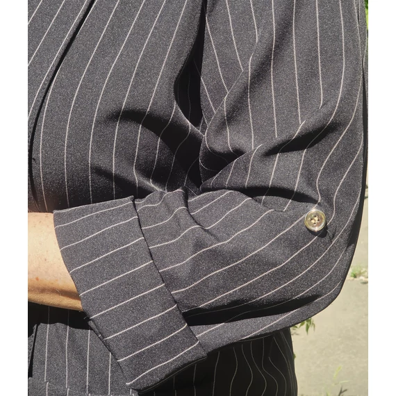 ELEGÁNS, halszálka csíkos blézer  - FEKETE  - 52-60 méret
